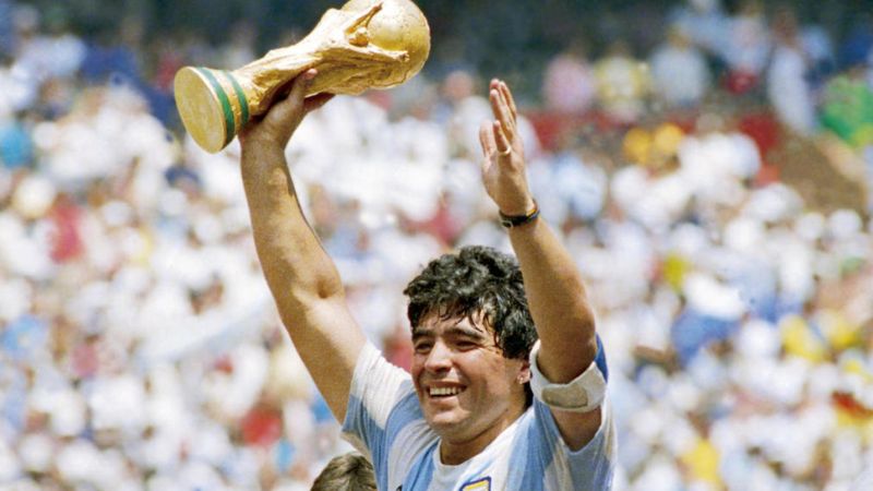 Cầu thủ vĩ đại nhất lịch sử bóng đá - Diego Maradona